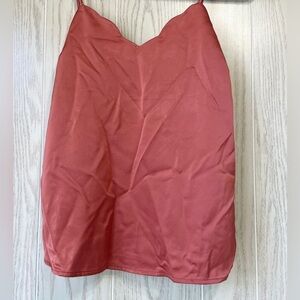 Monteau Women’s scalloped v-neck silk like cami top EUC Size M